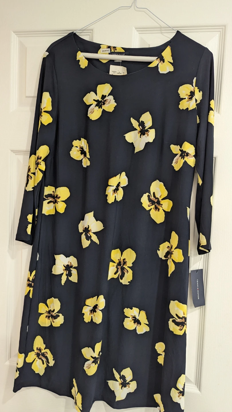 Tommy Hilfiger Women's Floral Dress. Size Medium/Large