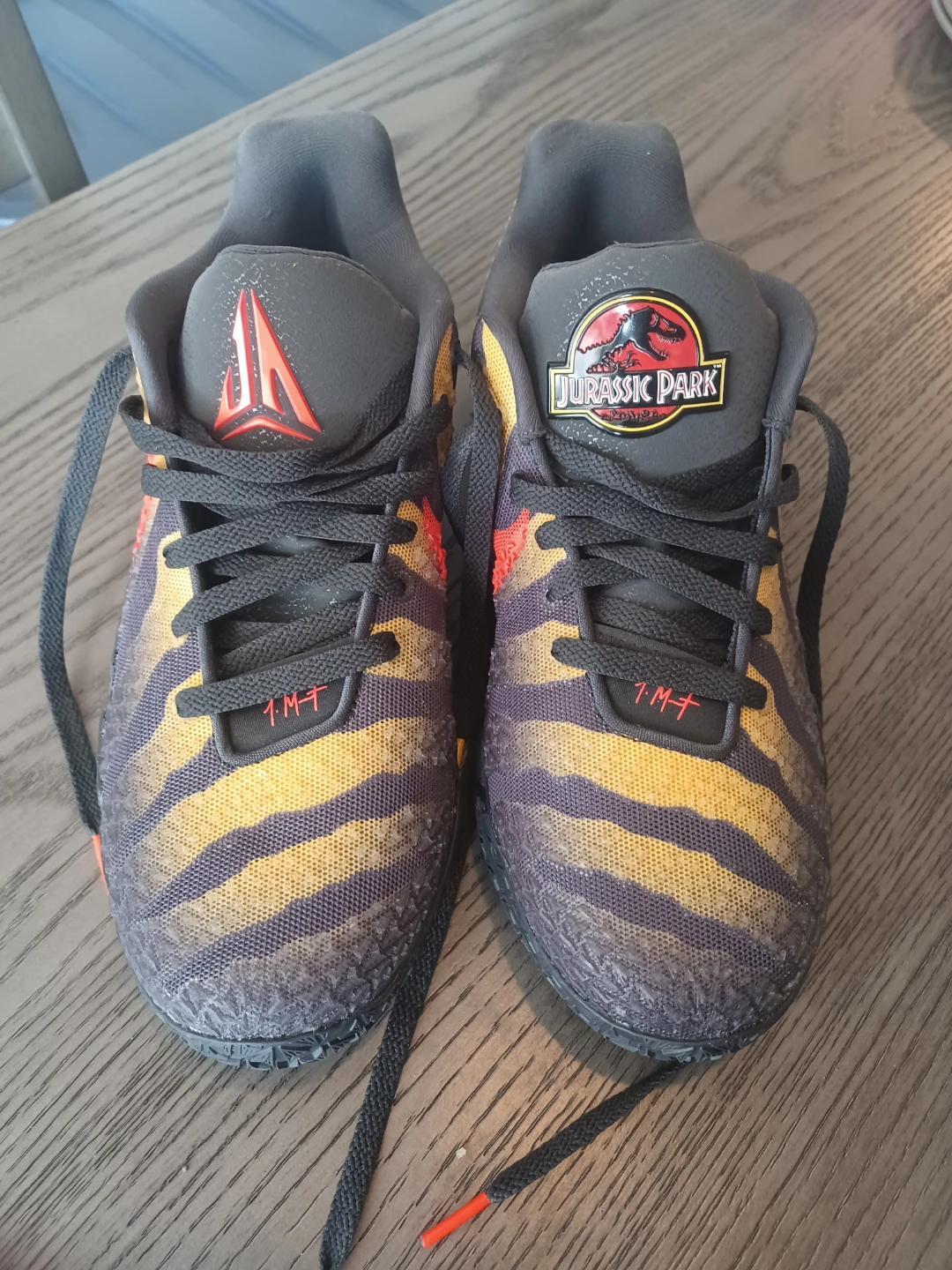 Jurassic Park Nike mens basketball shoes Size10 Brand new!
