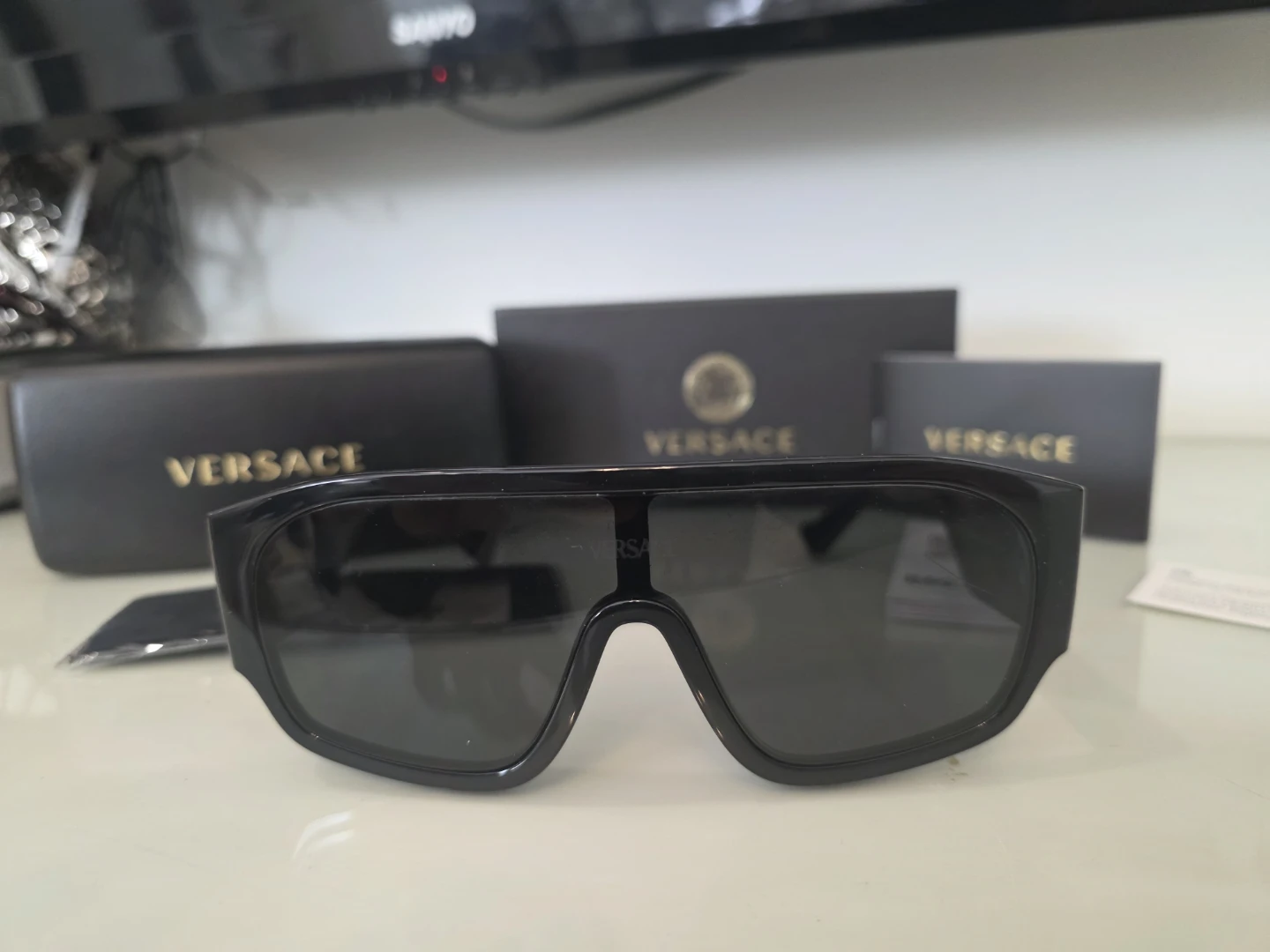 AUTHETIC Versace Sunglasses MENS OR WOMENS - photo 3