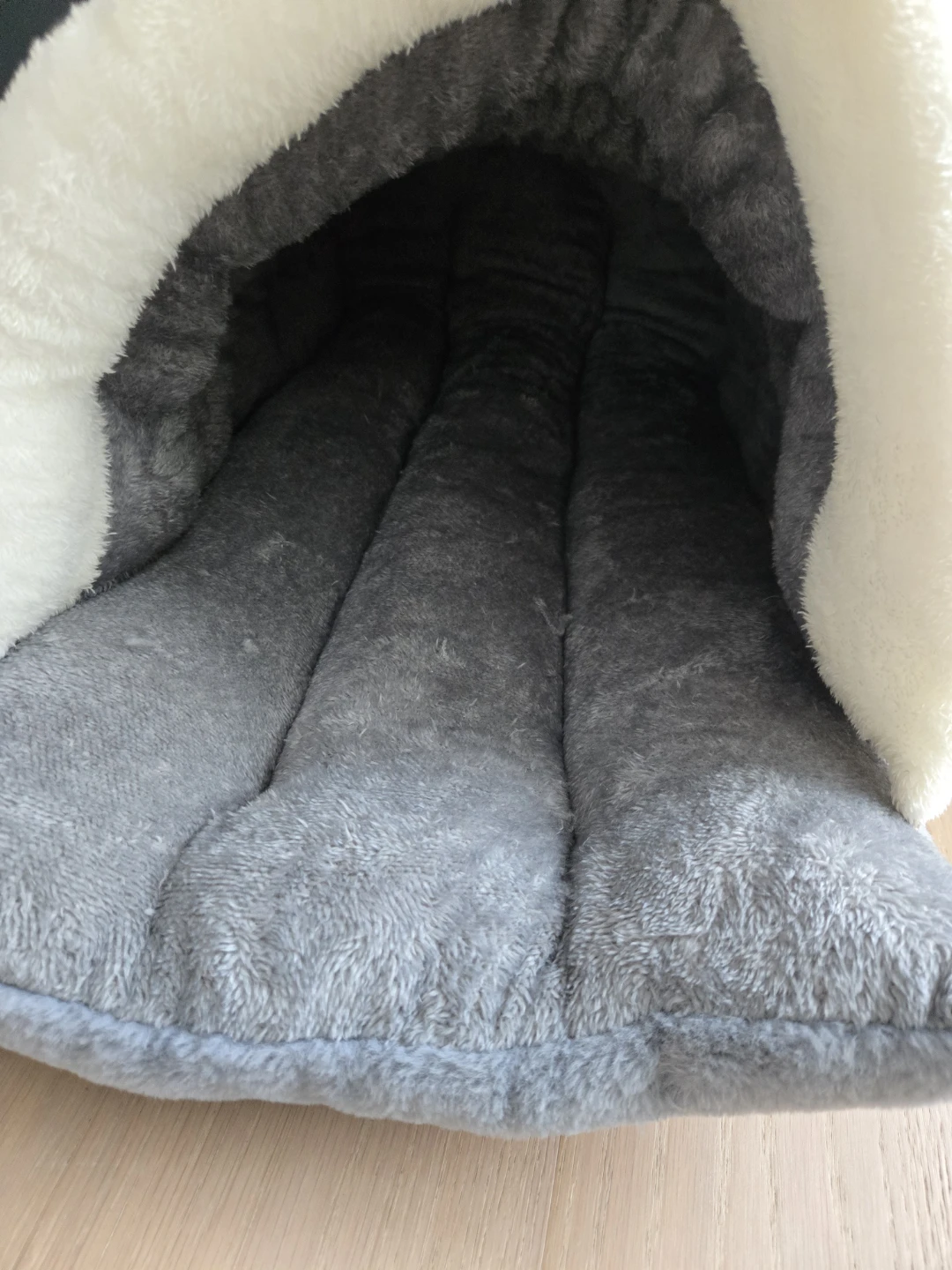 Cozy Pet Bed with Cute Ears - photo 2