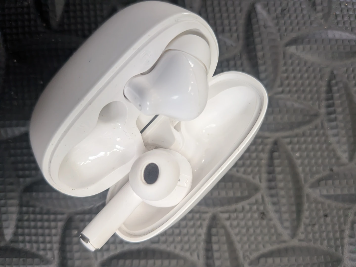 White Wireless Earbuds with Charging Case