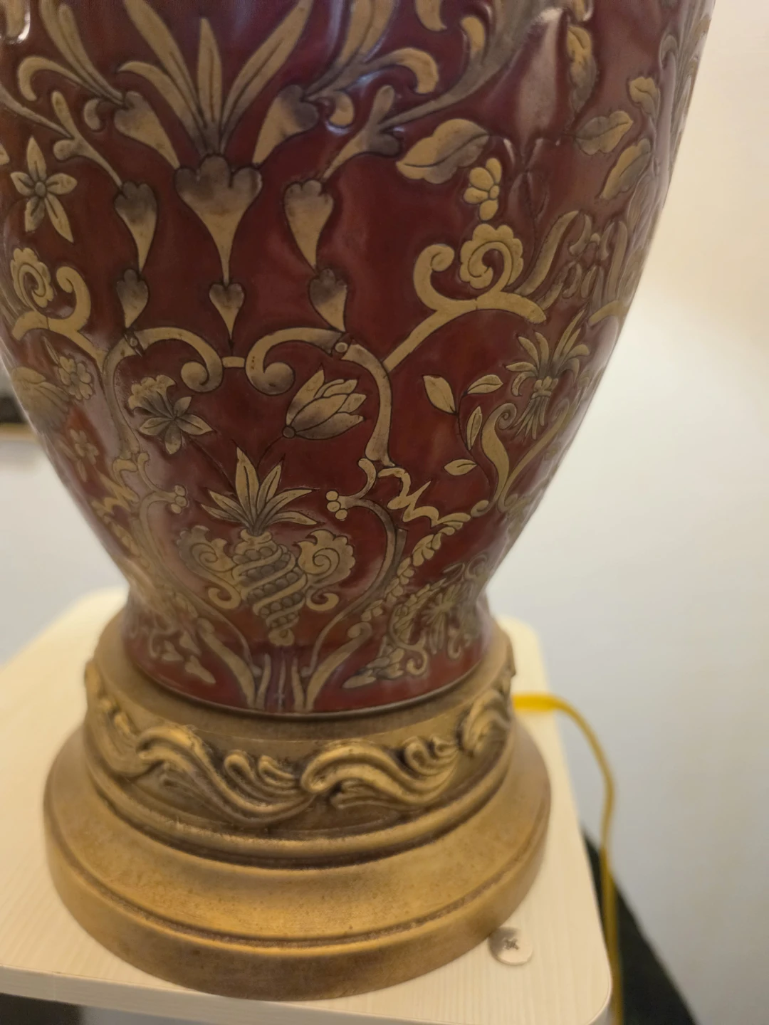 Decorative Table Lamp with Burgundy and Gold Base - photo 3