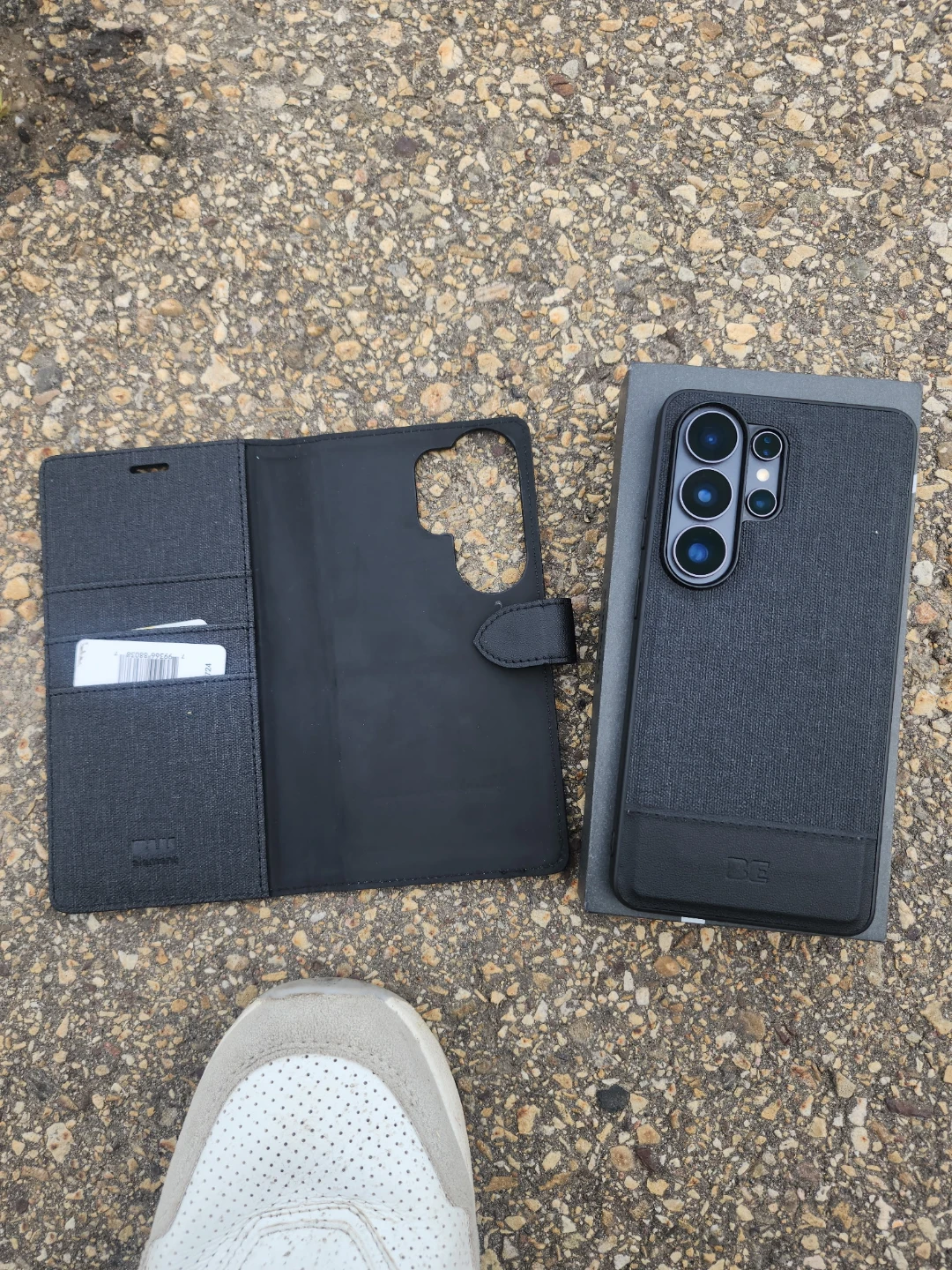 Samsung Galaxy S26 Ultra smartphone with case - photo 2