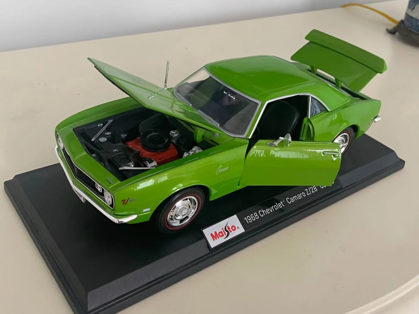 RARE 1/18 1968 Chevrolet Camaro Z/28 Coupe Diecast Model Car - photo 3