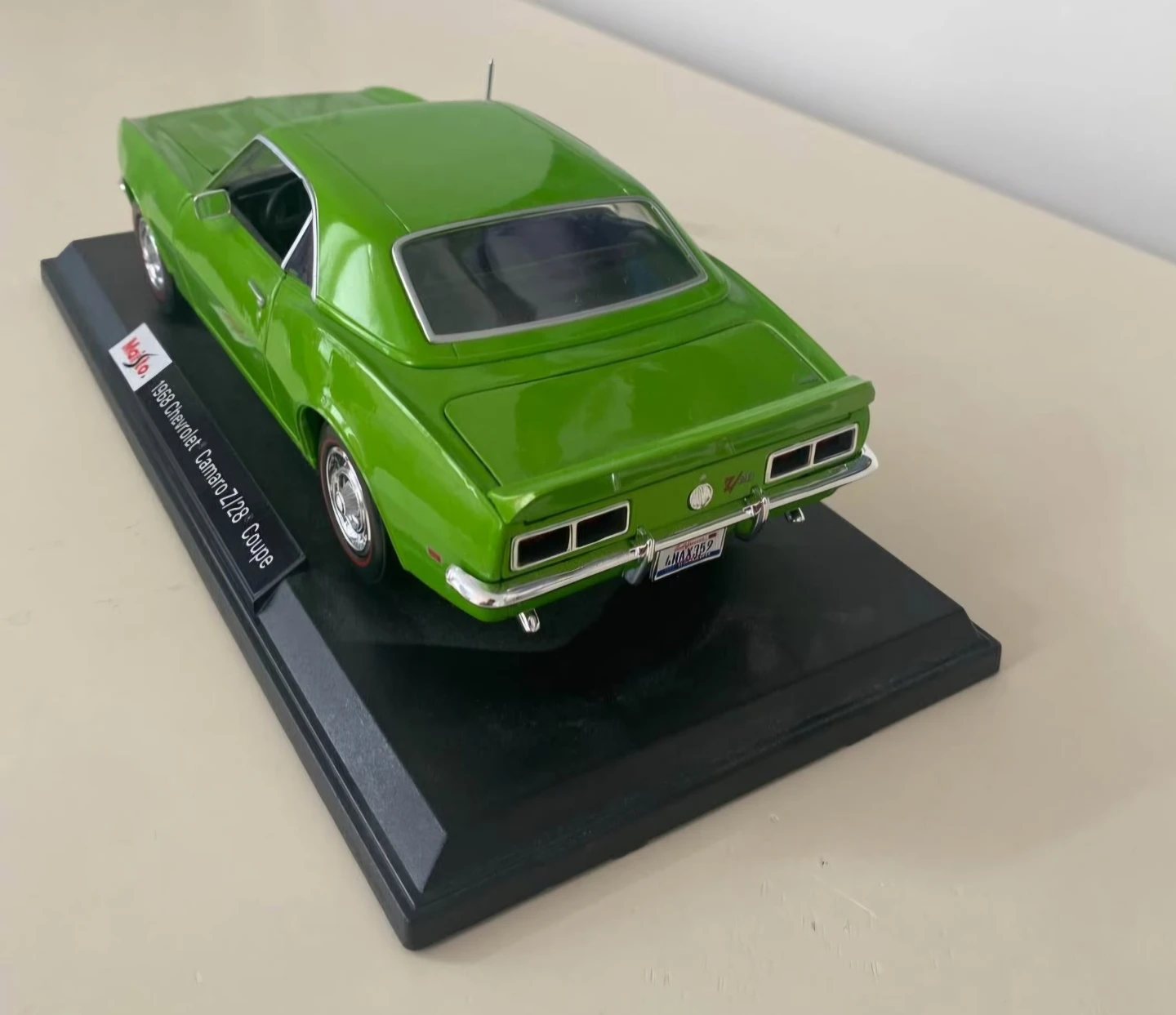 RARE 1/18 1968 Chevrolet Camaro Z/28 Coupe Diecast Model Car - photo 4