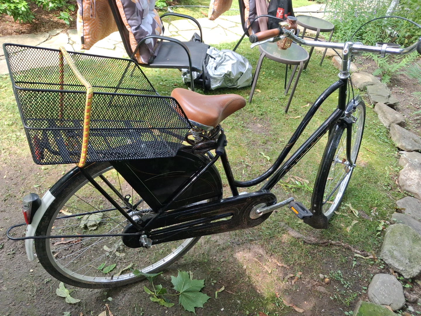 Electra Black Cruiser Bicycle with Basket - photo 4