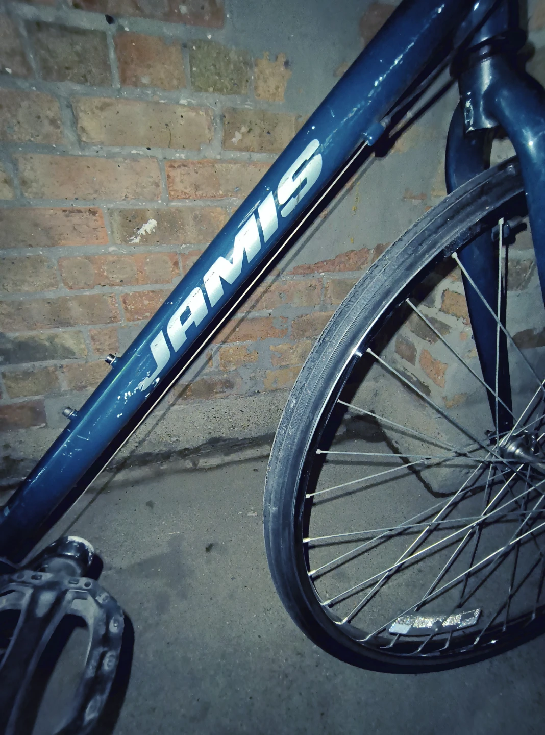 Jamis Commuter 2 Bike - photo 3