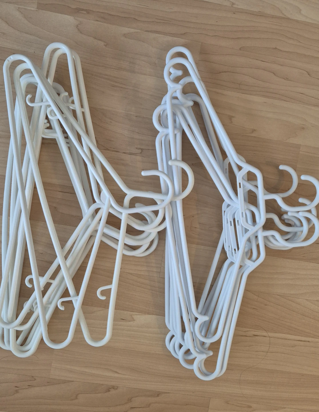 20 White Plastic Clothes Hangers