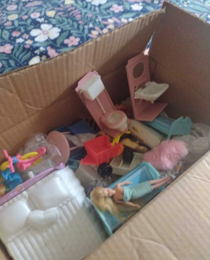 Med. Size Dollhouses & Accessories - photo 2