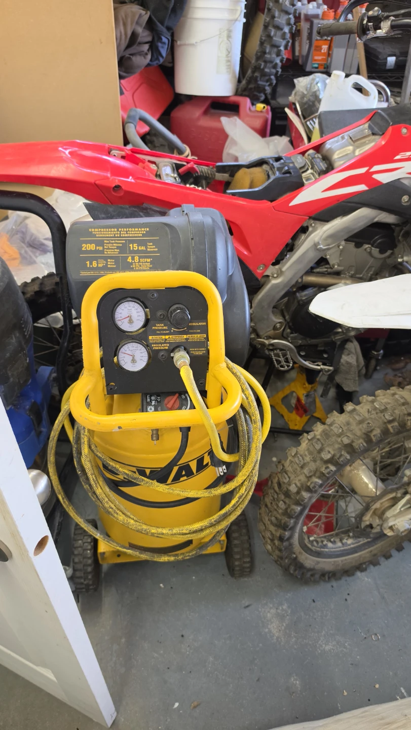 Dewault 15 gallon air compressor