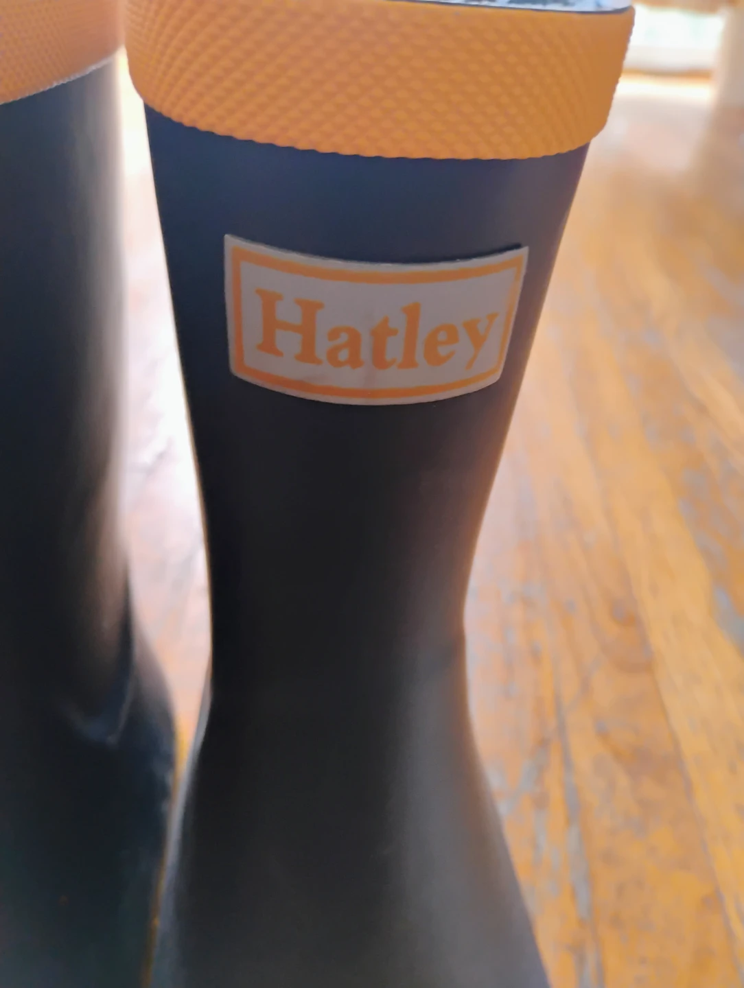 Hatley Kids Navy and Yellow Rain Boots Size 2