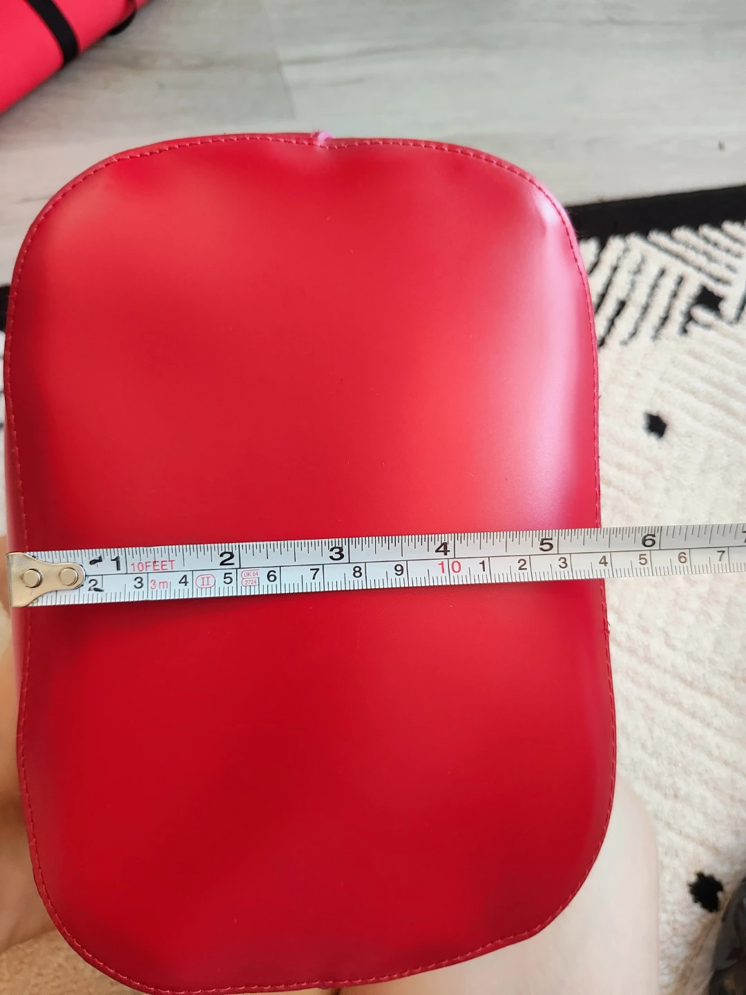 Elizabeth Arden Red Leather Bucket Bag - photo 5