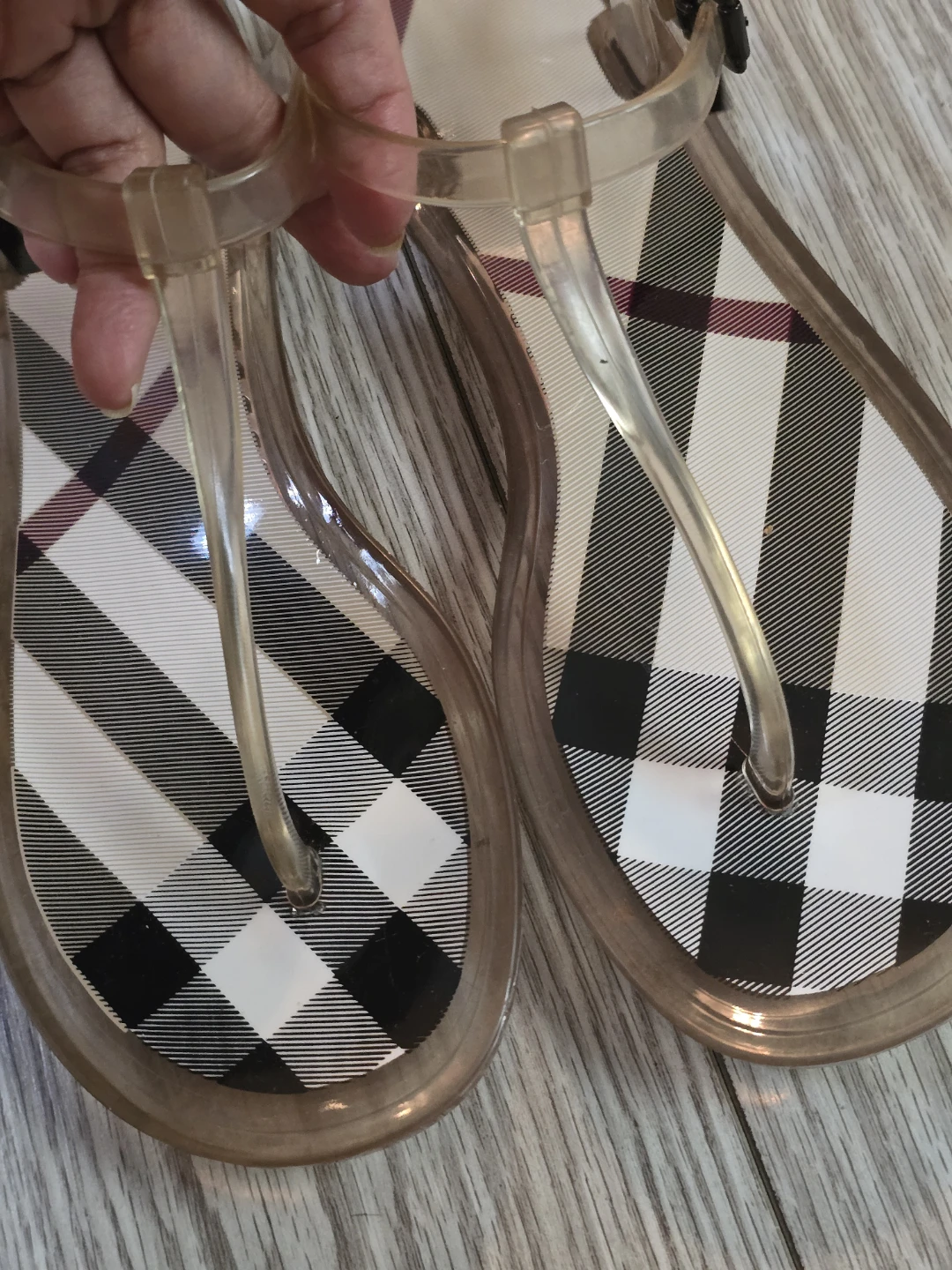 Burberry Jelly Sandals - photo 2