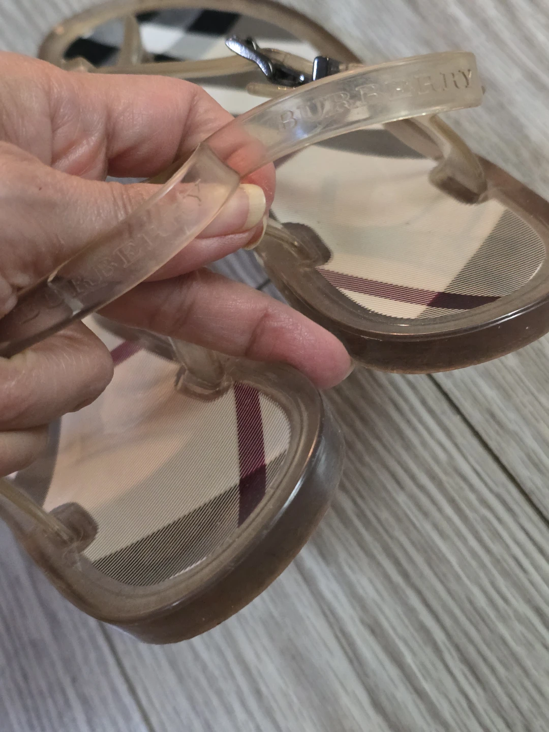 Burberry Jelly Sandals - photo 4