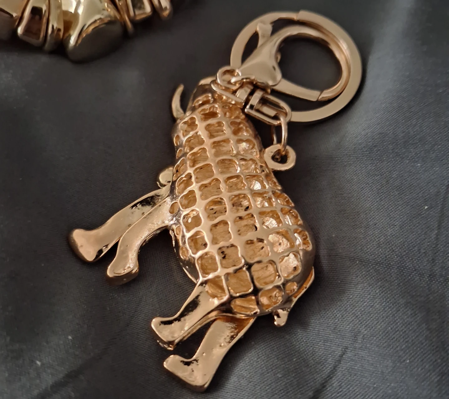 Gold-tone elephant keychain/stretchy brCeley - photo 4
