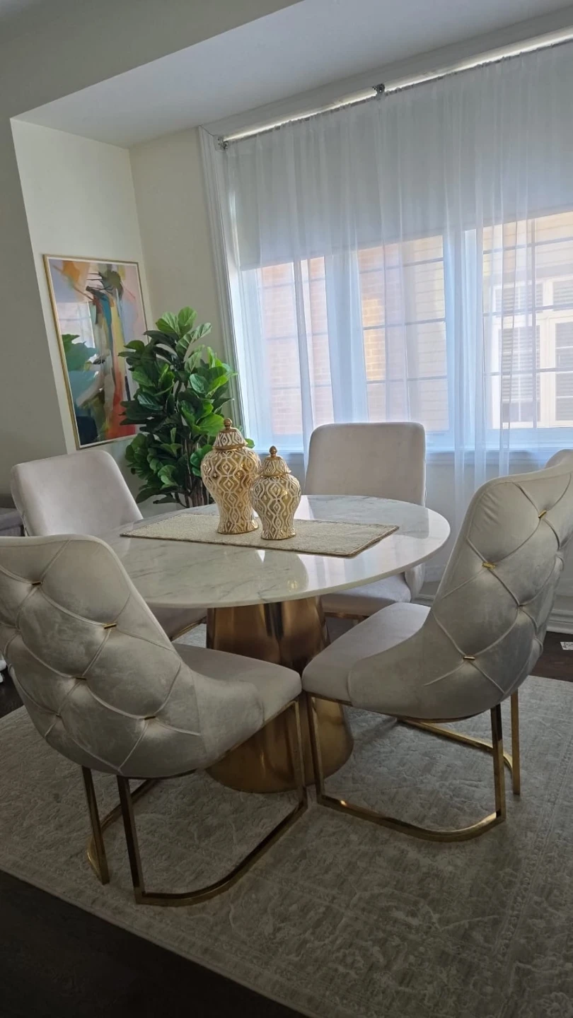 Round Marble Pedestal Dining Table with 4 Dining Chairs