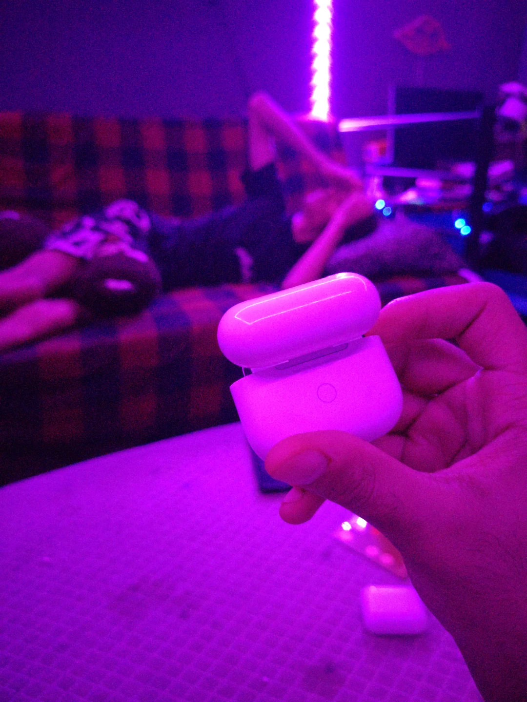 Apple AirPods gen 3 - photo 2