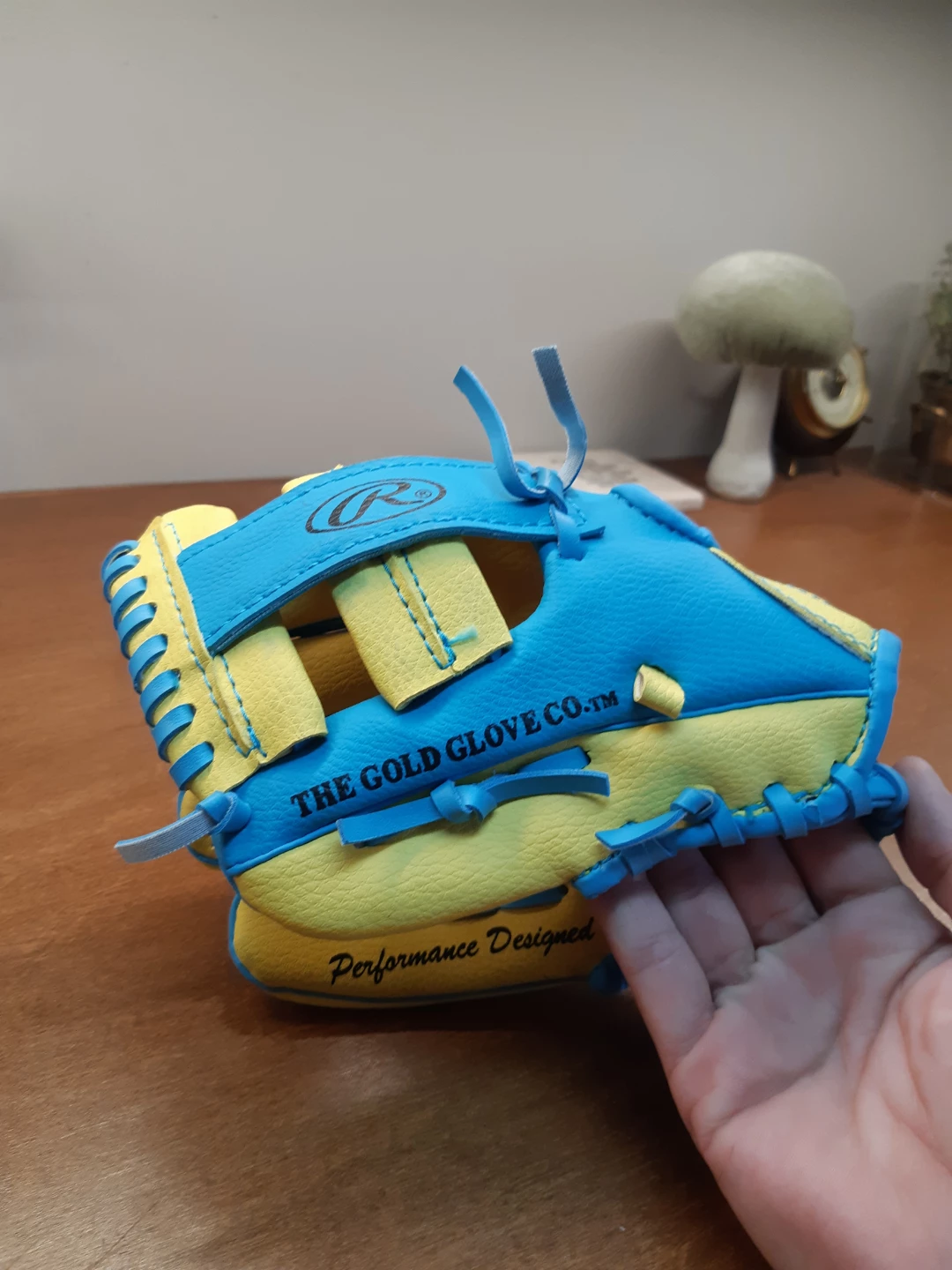 Rawlings series PL85 t-ball baseball glove