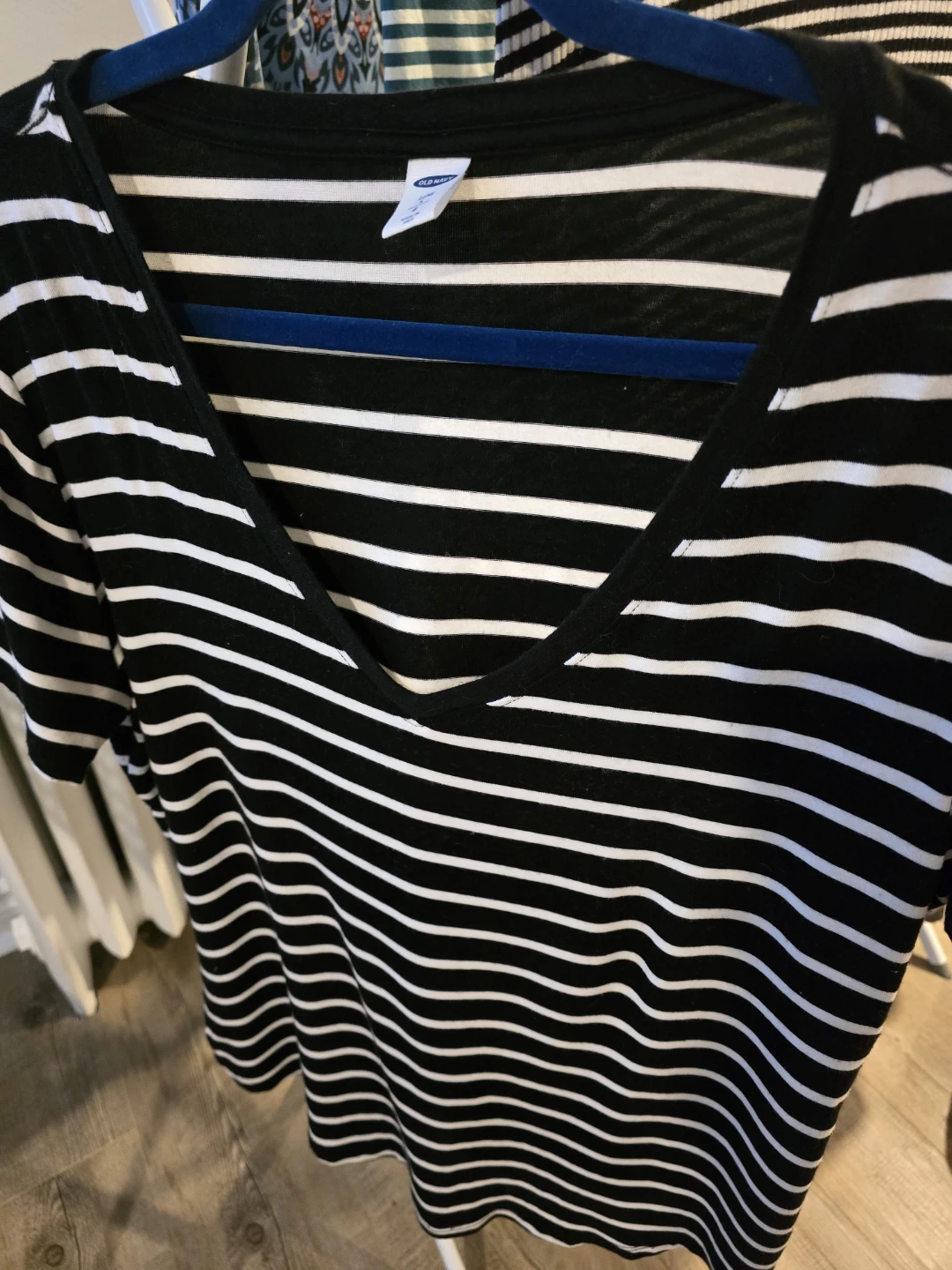Old Navy Luxe Striped V-Neck T-Shirt - Size L