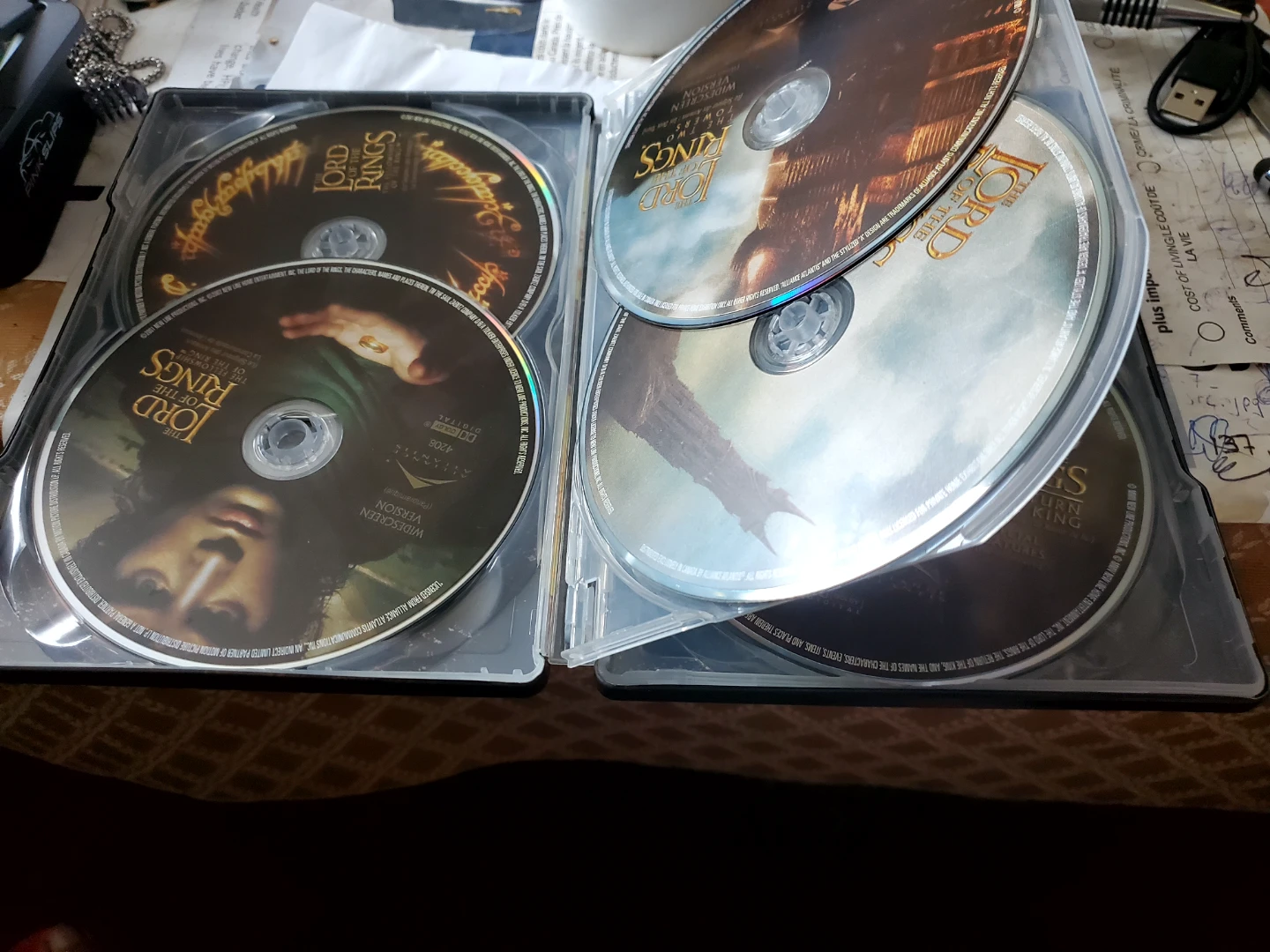 The Lord of the Rings: The Motion Picture Trilogy Blu-ray Set - photo 2