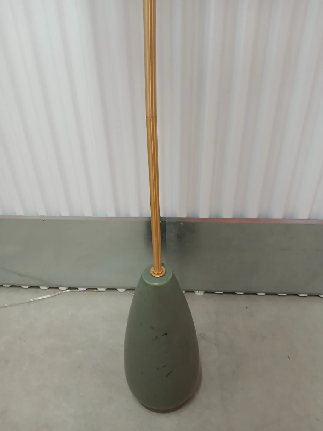 White Scalloped Shade Floor Lamp 5ft - photo 3