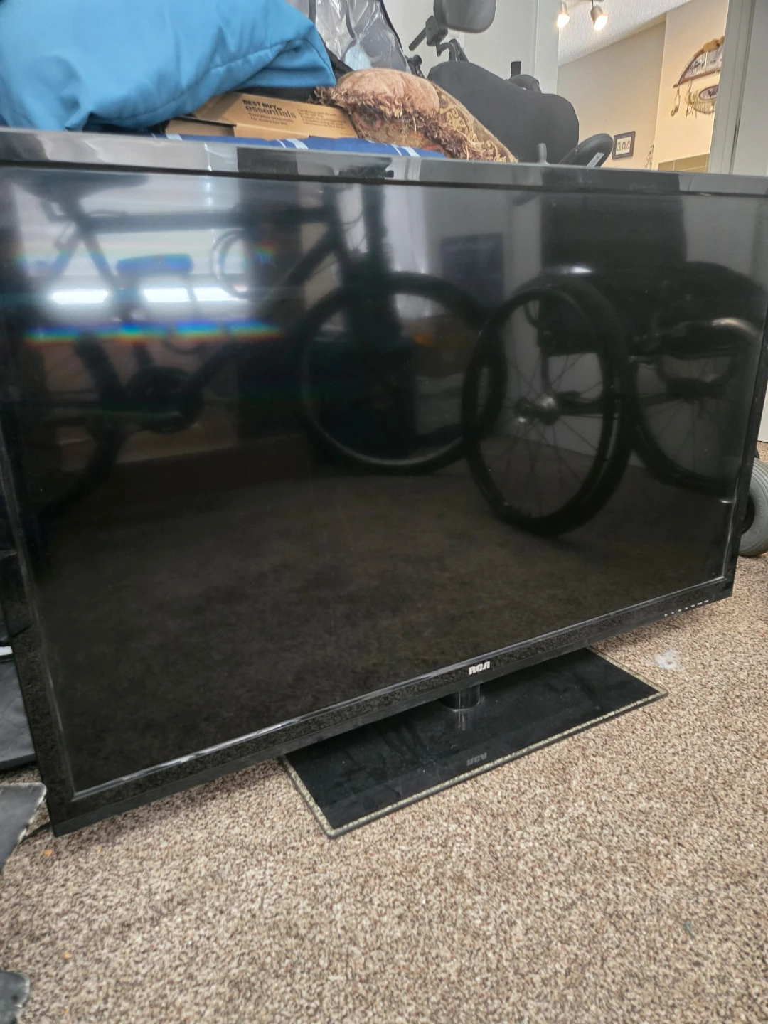 RCA Flat Screen TV 46 inch - photo 2