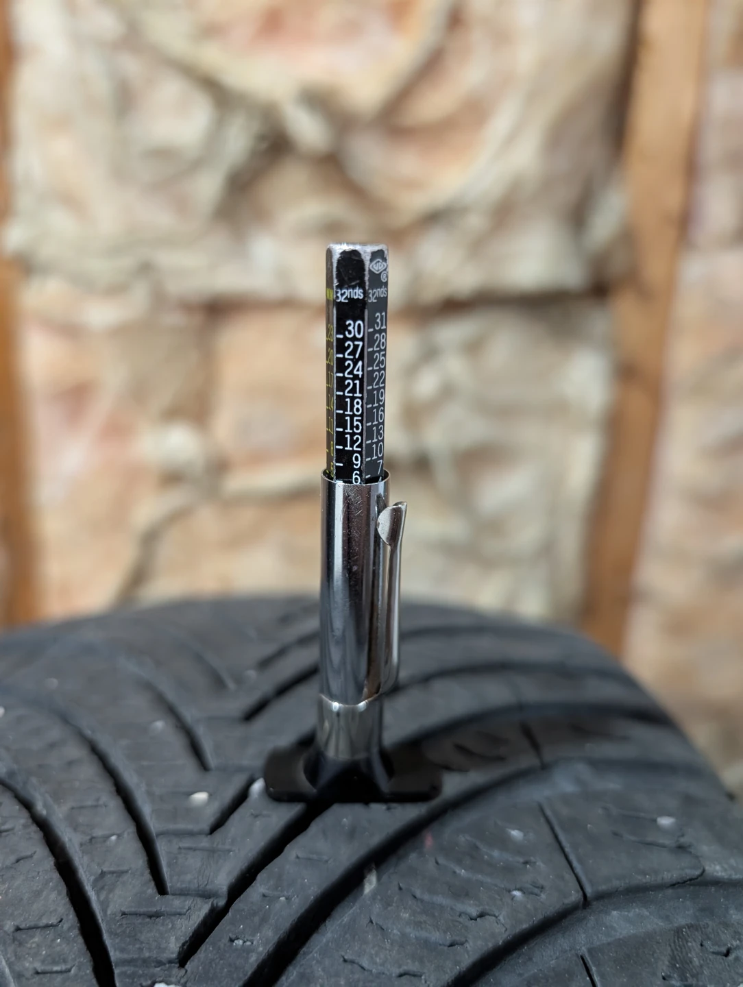 (1)-205/55R16 Kumho Solus 4S HA32  "4 Season Tire" - photo 2
