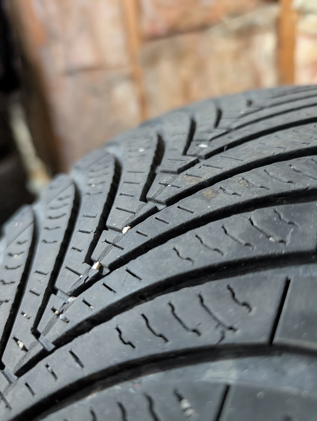 (1)-205/55R16 Kumho Solus 4S HA32  "4 Season Tire" - photo 3