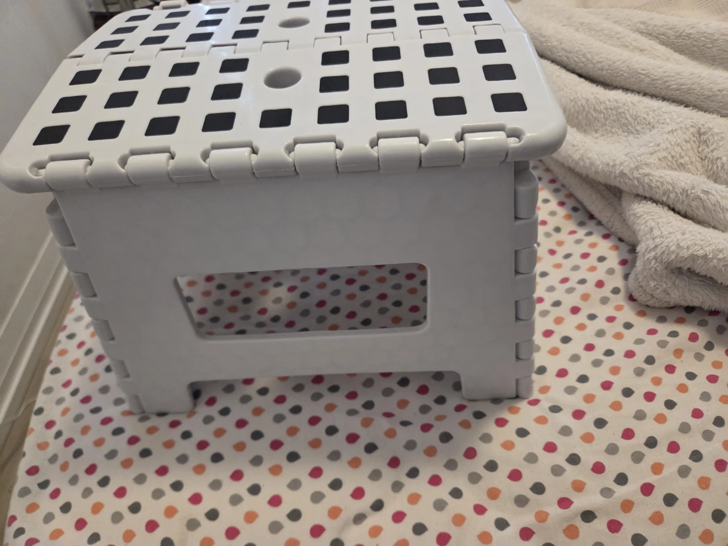 White Folding Step Stool - photo 2