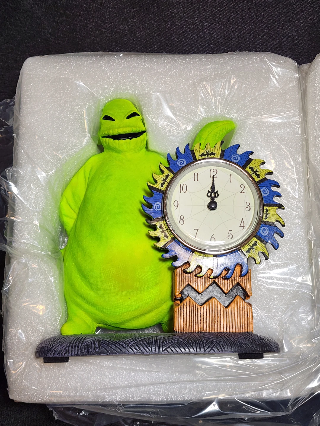 RARE Oogie Boogie Party Clock - photo 2