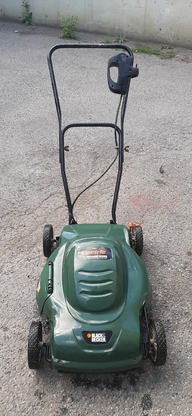 Black & Decker 18" Electric Mulching Mower - photo 2