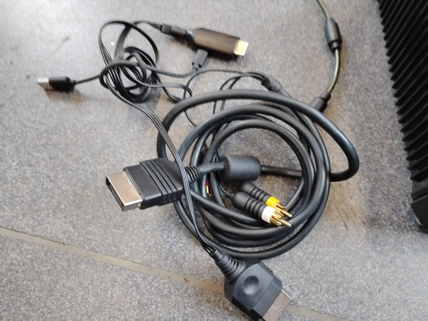 Original Xbox Console with Controller and Cables - photo 2