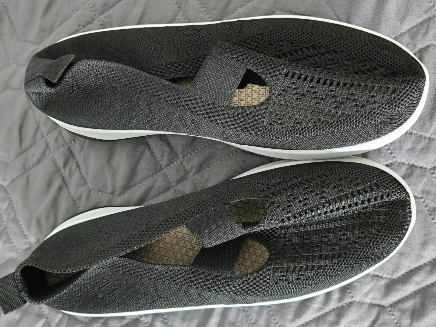 Black Slip-on Knit Shoes