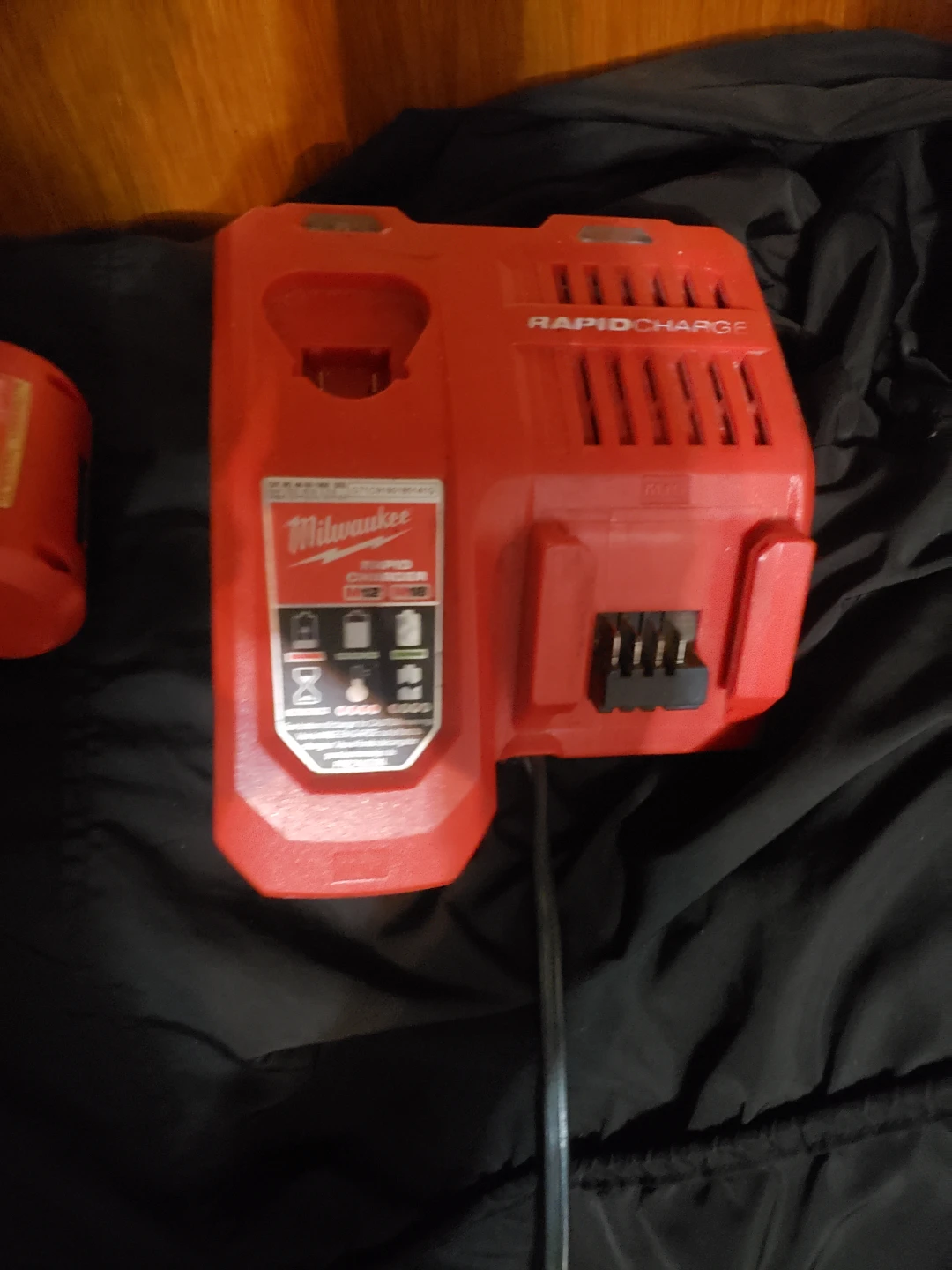 Milwaukee M12 Rapid Charger - photo 2