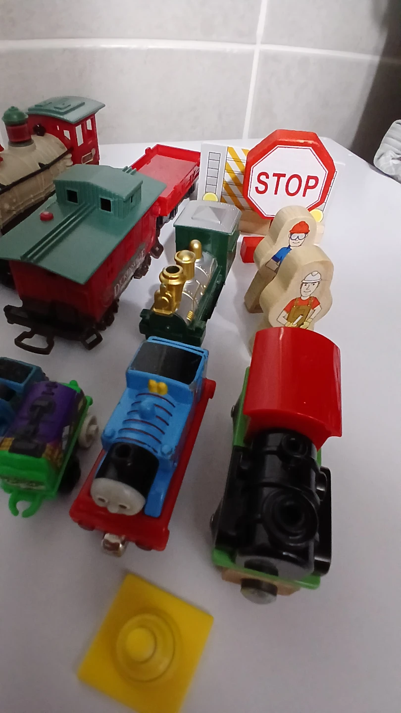 Collection of trains and accessories for $5.00 - photo 3