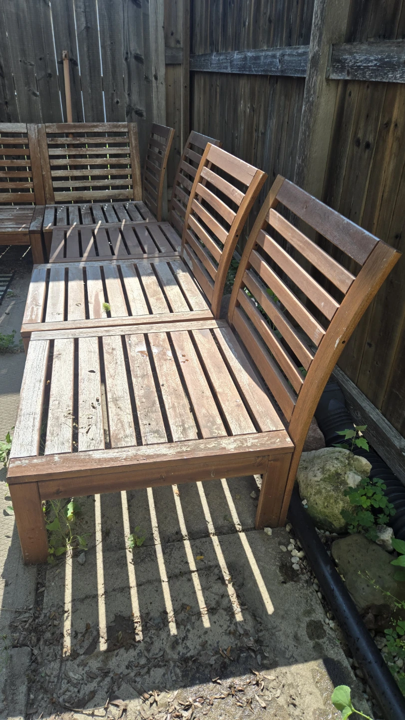 FREE Wooden patio furniture set - photo 2