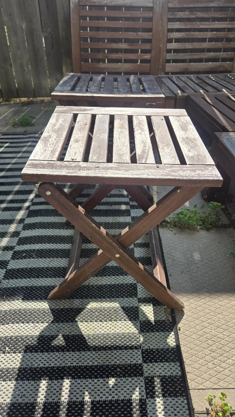 FREE Wooden patio furniture set - photo 4
