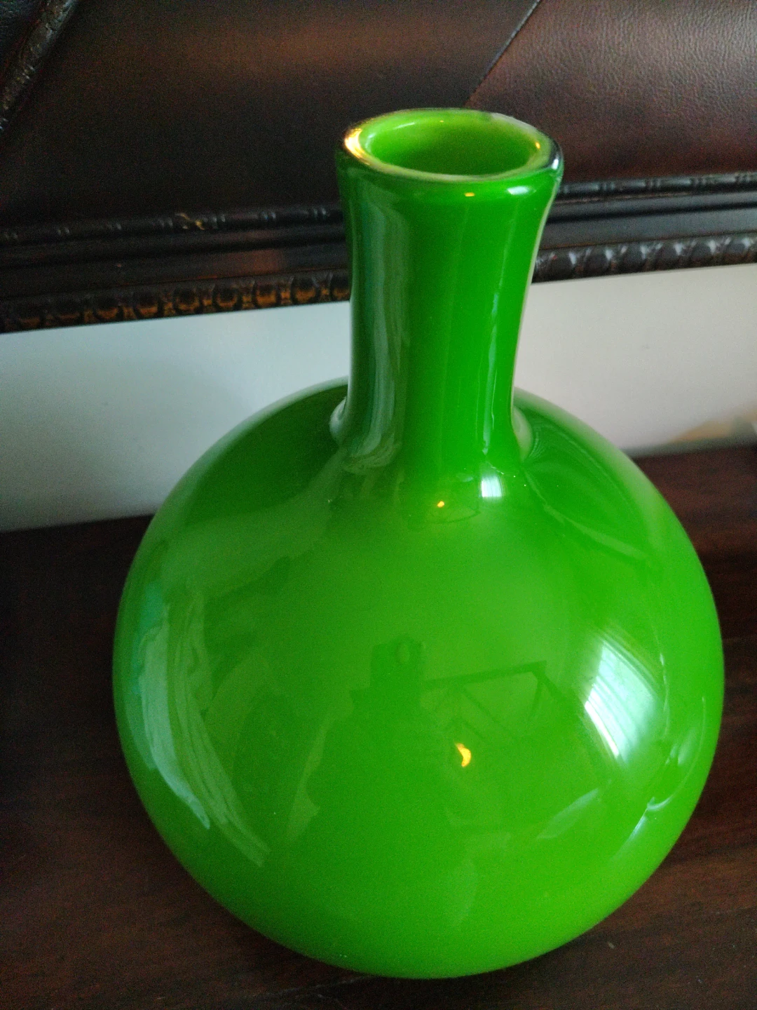Vibrant Green Glass Vase - photo 3