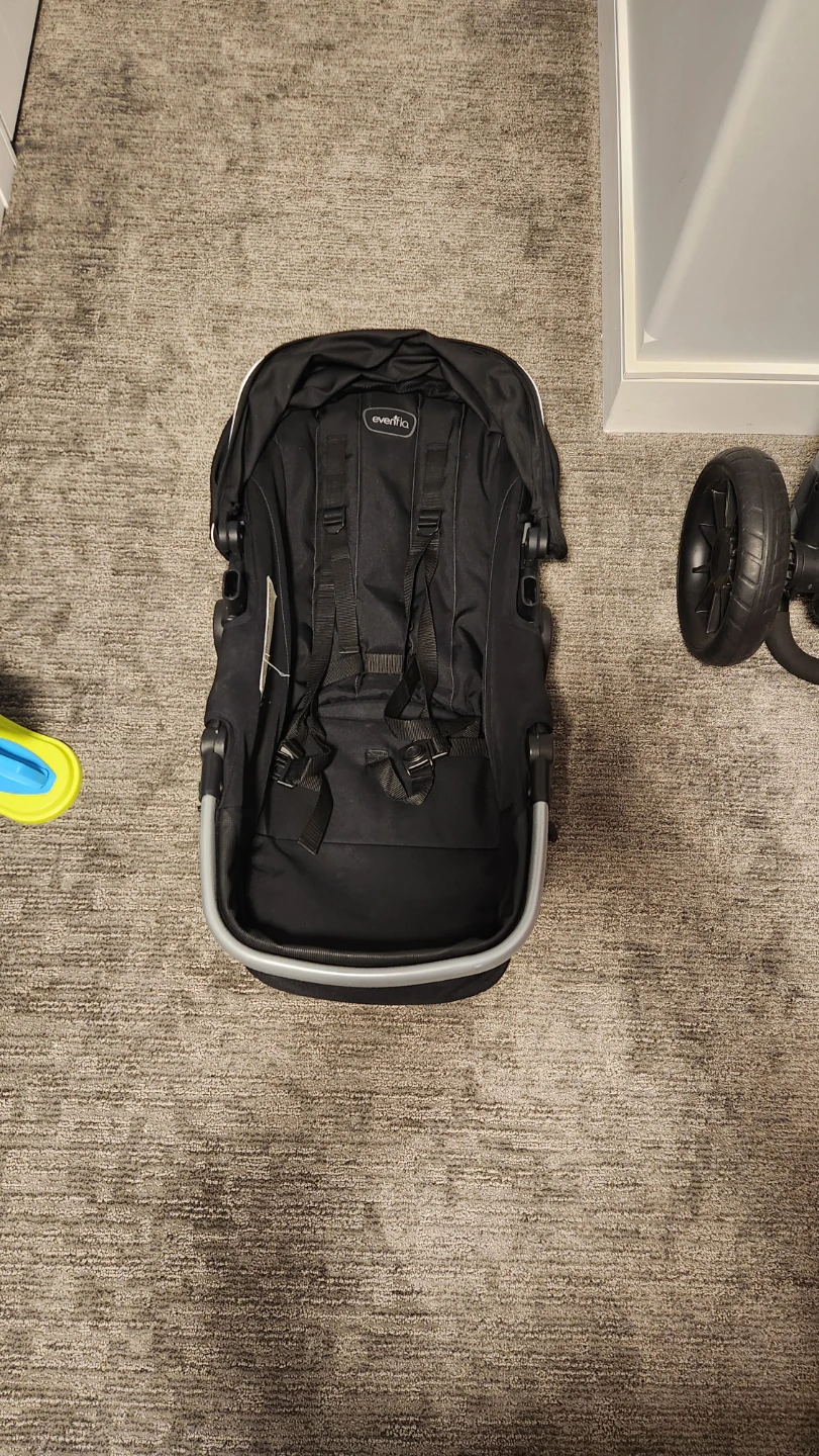Evenflo Stroller - photo 2