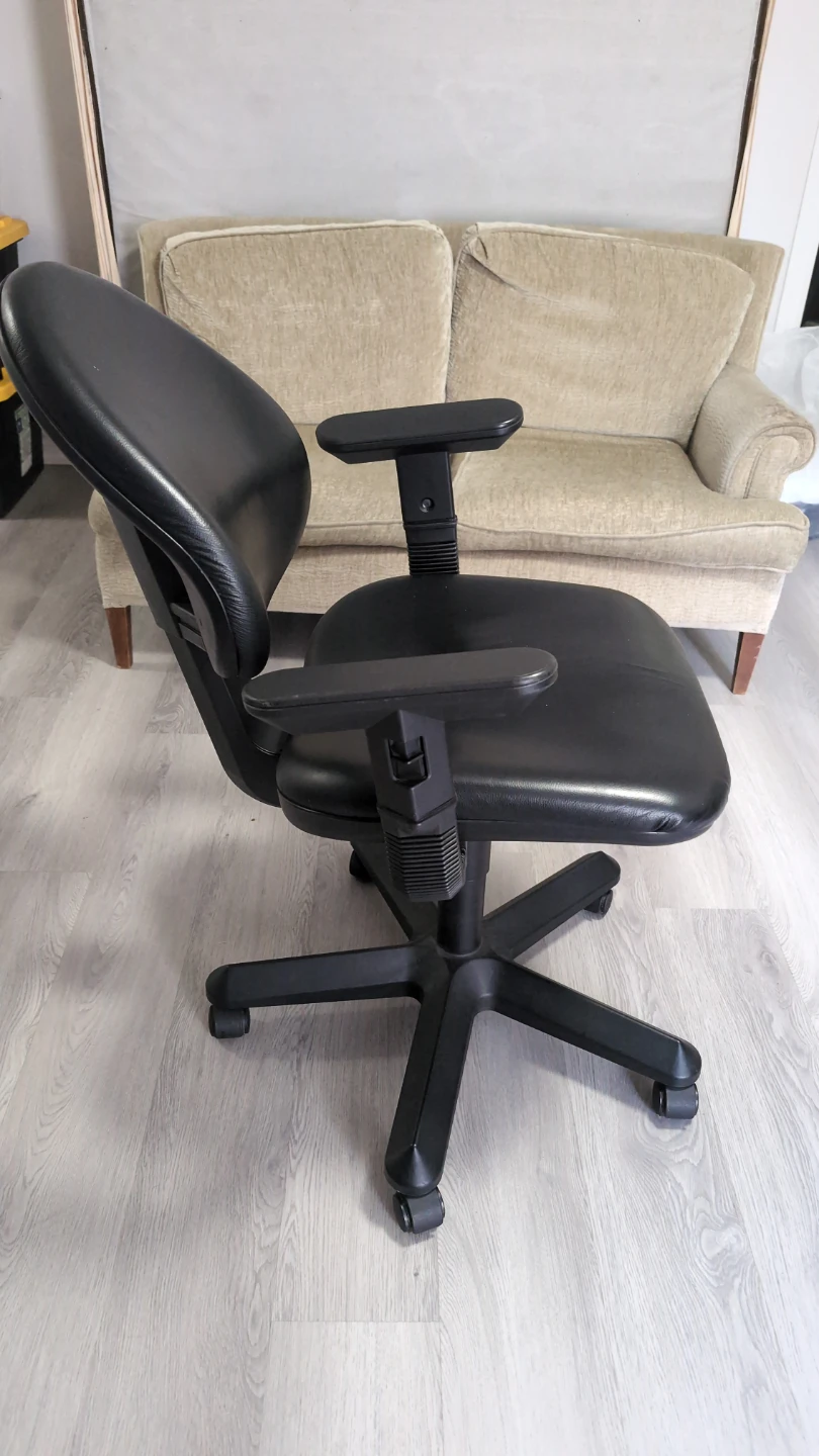 Black Office Chair - photo 3