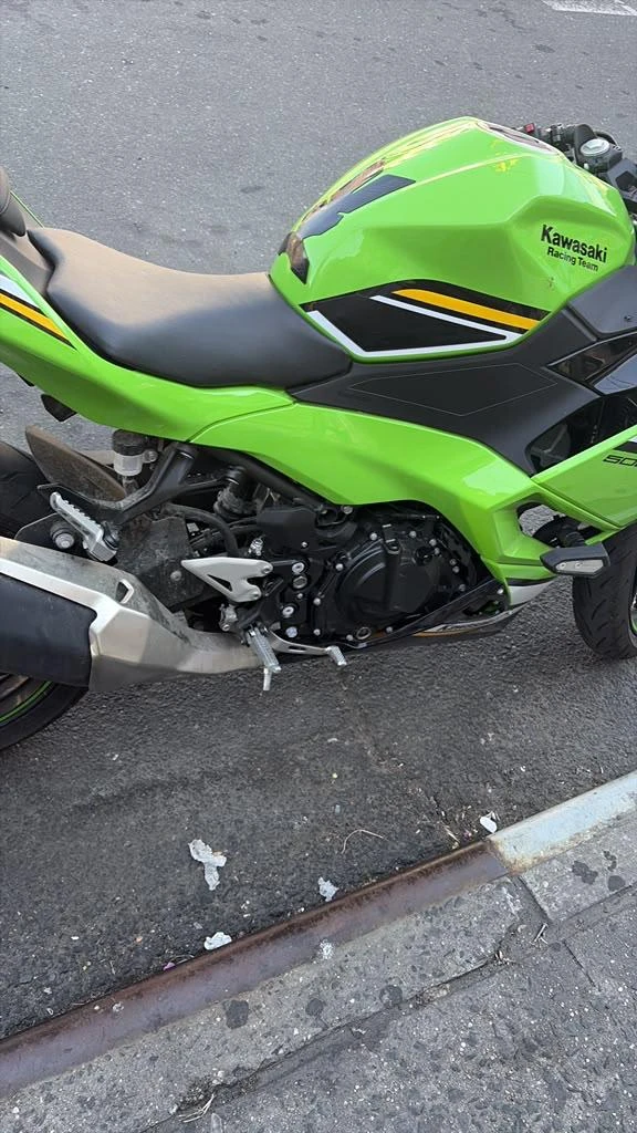 Kawasaki Ninja 500 ABS SE Motorcycle - photo 4