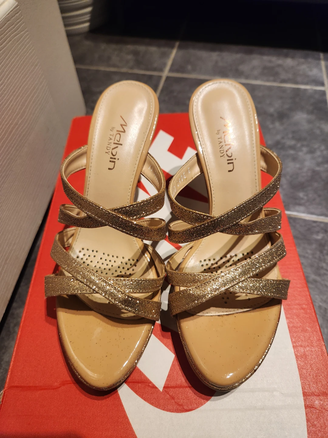 Melvin by Tandy Women's Gold Glitter Strappy Heels Size 240E