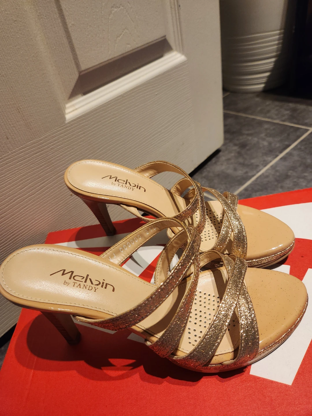 Melvin by Tandy Women's Gold Glitter Strappy Heels Size 240E - photo 5