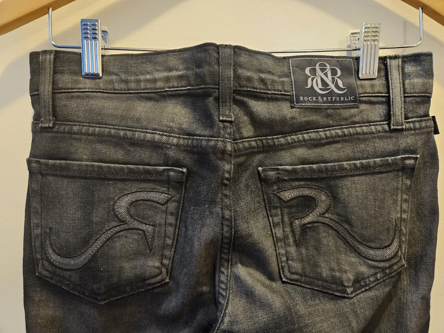 Rock & Republic Grey Wash Denim Jeans - photo 3