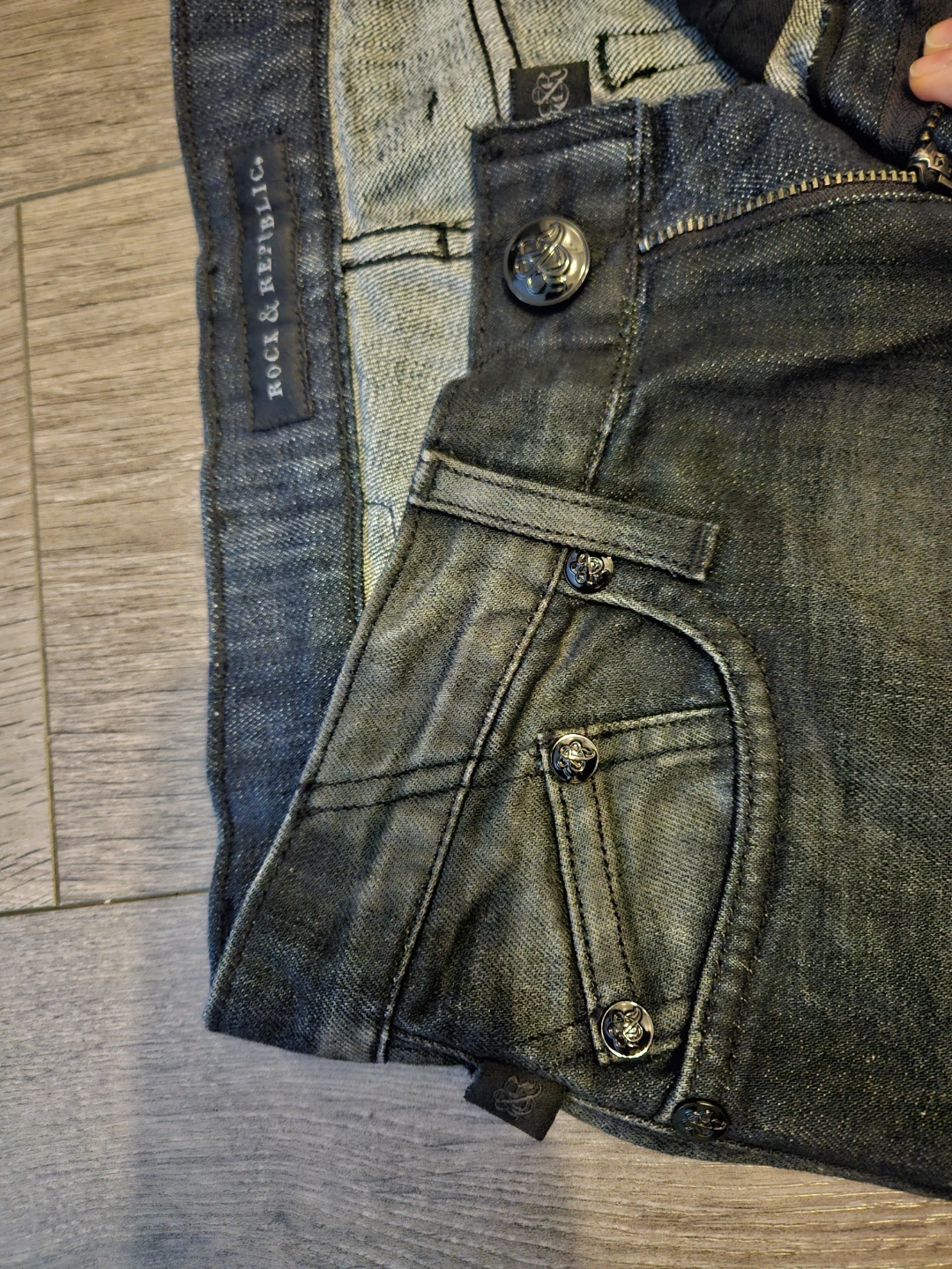 Rock & Republic Grey Wash Denim Jeans - photo 4