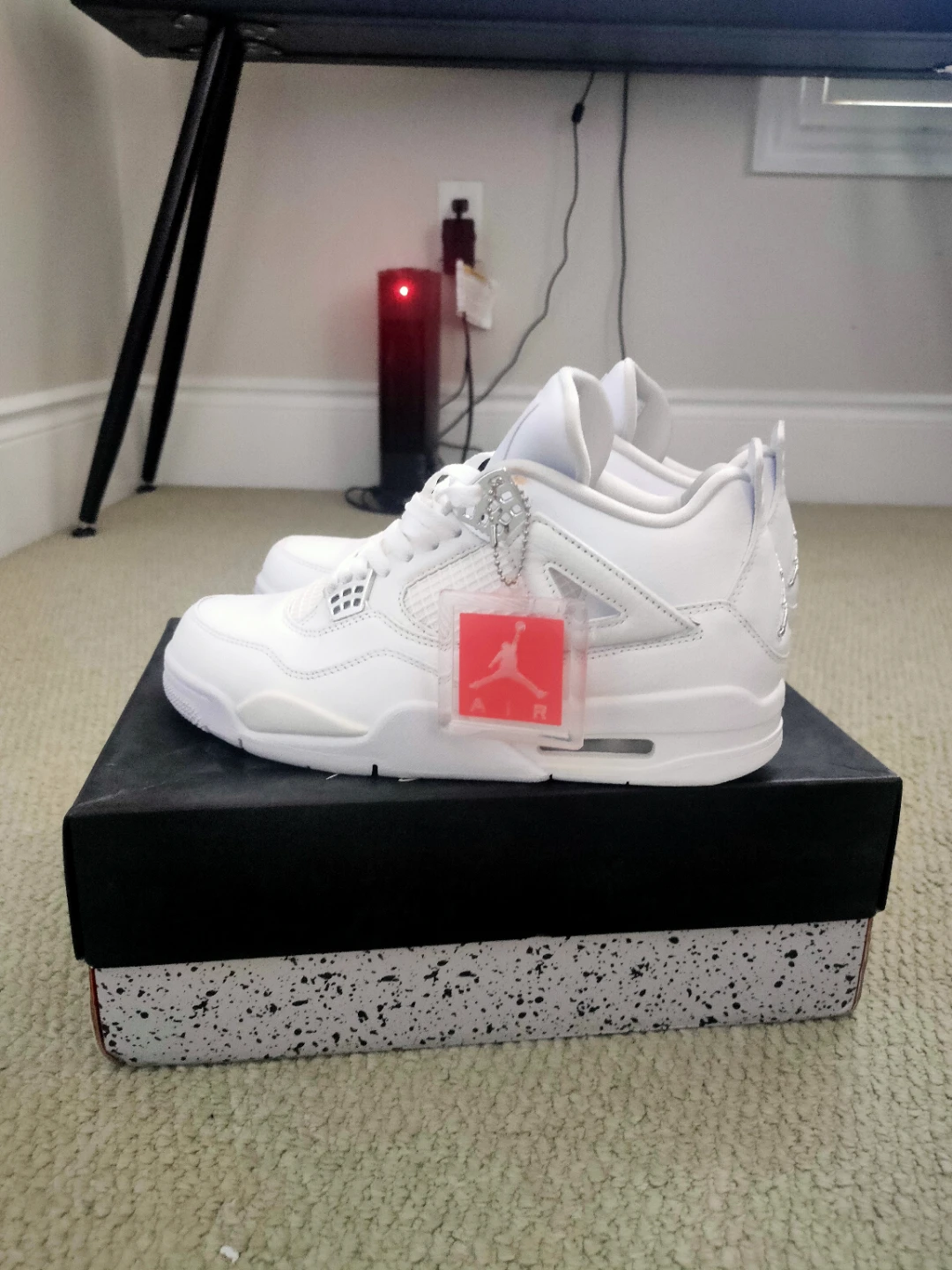 Jordan 4 Pure Money Size 10.5 mens - photo 2