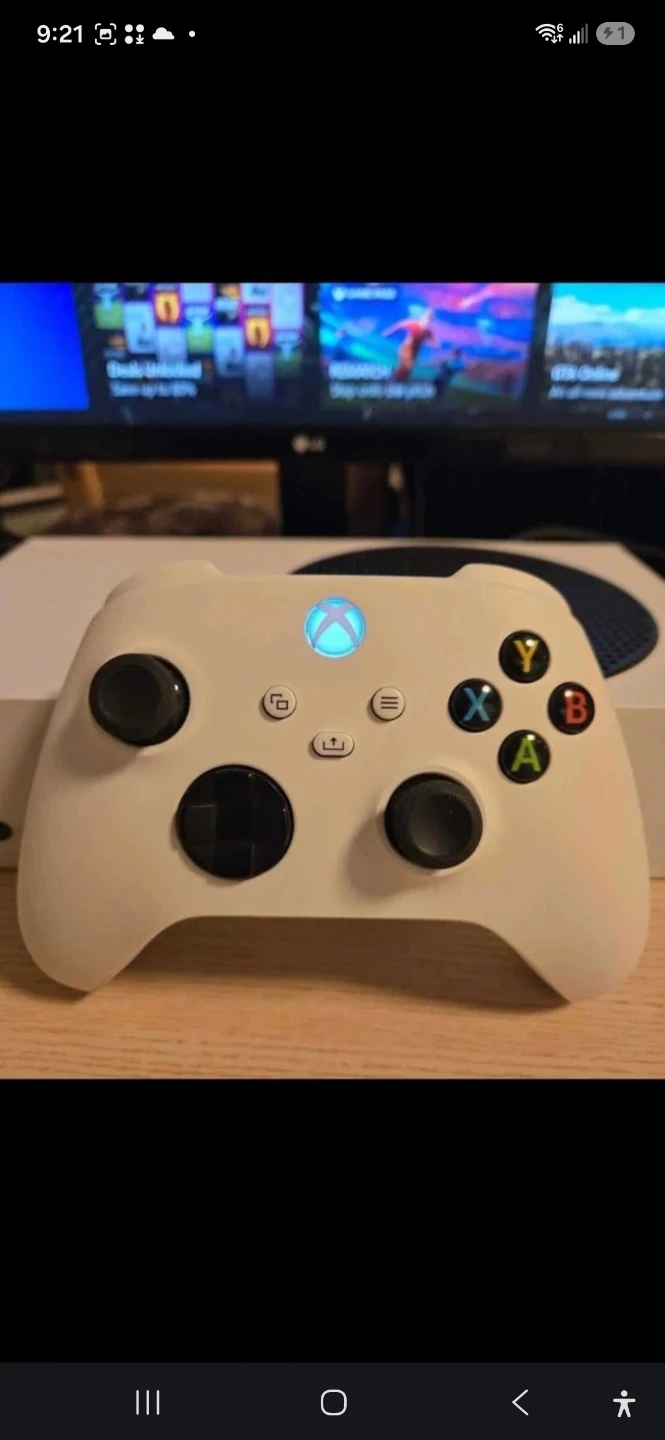 Xbox Series S. CLEAN. With controller and cables. Works perfect - photo 2