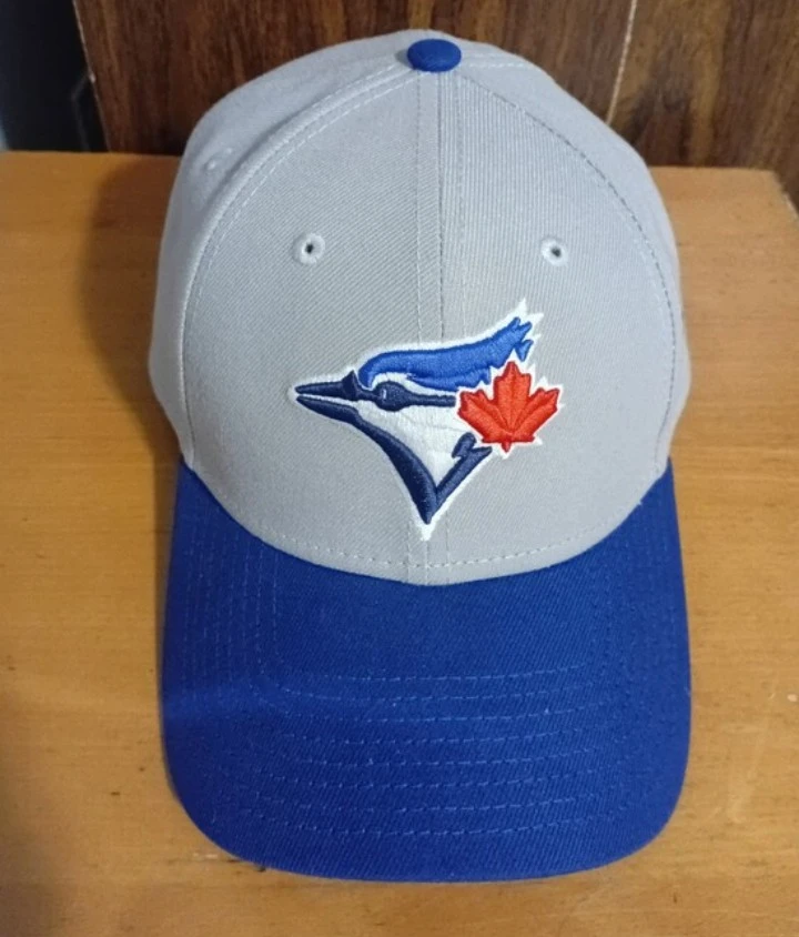 New* Toronto Bluejays hat