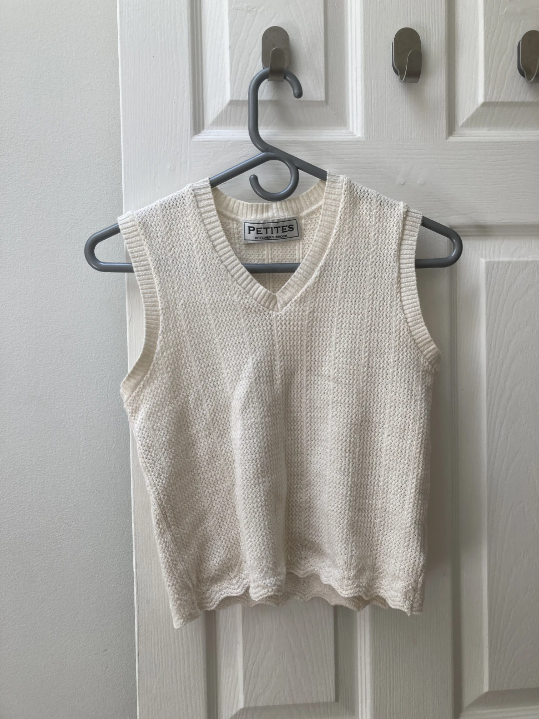 White V-Neck Sweater Vest - photo 2