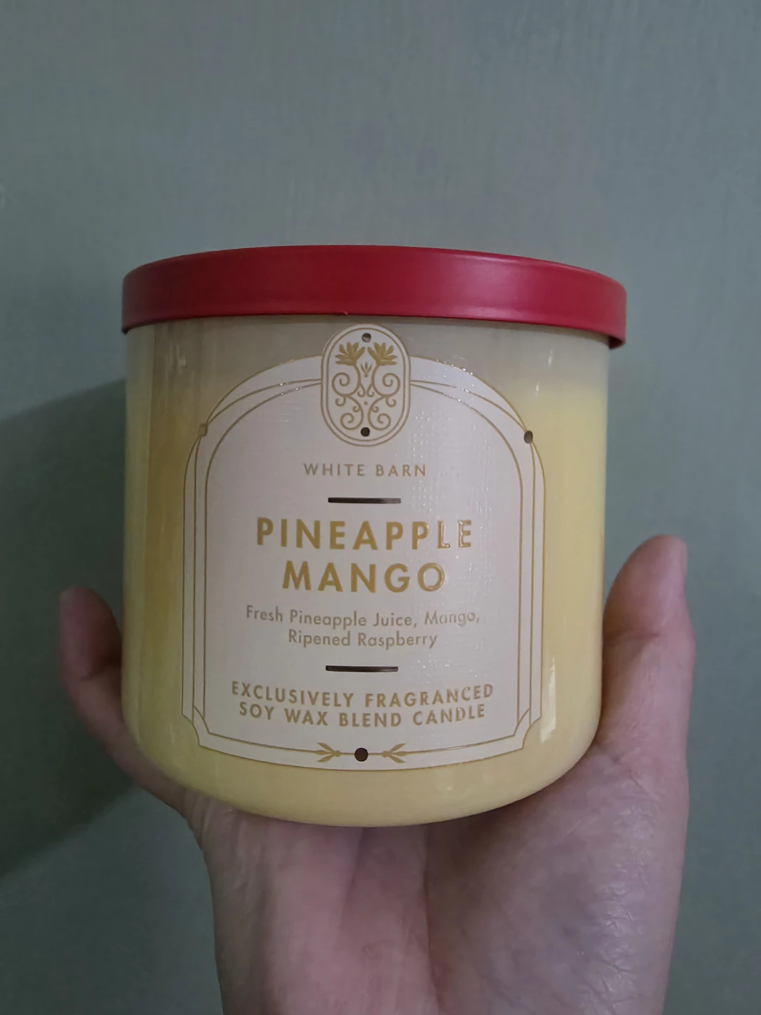 White Barn Pineapple Mango Scented Candle